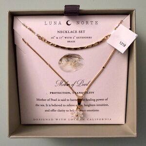 Luna Norte Necklace Set Gold with Small Stone Flower Mother of Pearl New